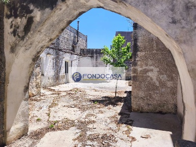 Foto Casa indipendente in Via Roma, Zollino di 164 m² con 6 locali