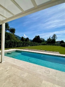 Foto Villa unifamiliare in Via Marconi, Pietrasanta di 200 m² con 7 locali