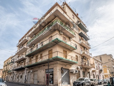 Foto Appartamento in Via Vincenzo Statella 20, Siracusa di 108 m²