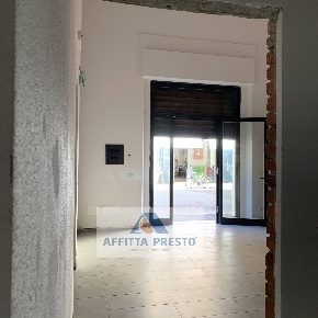 Foto Negozio a Empoli di 60 m² con 2 locali in affitto
