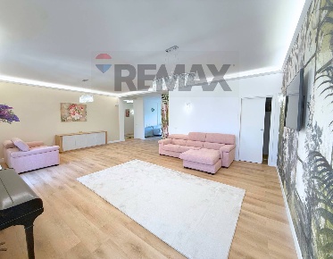 Foto Appartamento in Via Gorizia 8, Foggia Stazione di 171 m² con 4 locali