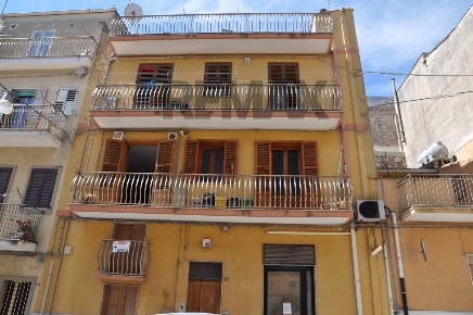 Foto Appartamento in VIA SOLFERINO 82, Ragusa Centro di 93 m² con 5 locali