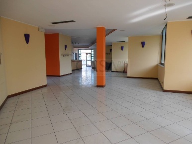 Foto Locale commerciale in Grottammare, Grottammare Centro di 420 m²