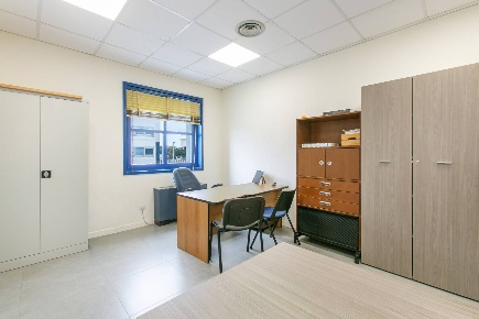 Foto Ufficio in Via dei Castelli Romani 2D, Pomezia di 40 m² con 2 locali