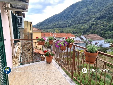 Foto Case semi ndipendenti in Via Nazionale, Ortovero Pogli di 168 m²