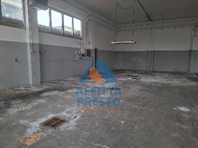 Foto Laboratorio a Santa Croce sull'Arno di 500 m² con 2 locali in affitto