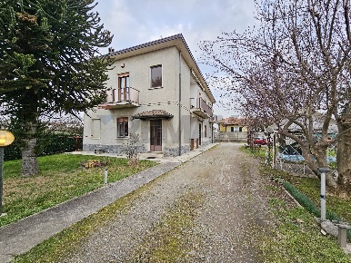 Foto Case semi ndipendenti in VIA BONICALZA 41, Cassano Magnago di 196 m²