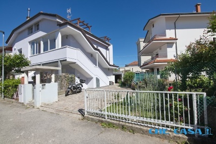 Foto Case semi ndipendenti in Viale Portoferraio, Riccione di 188 m²