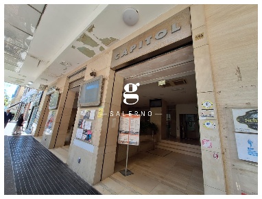 Foto Negozio in Vittorio Emanuele, Salerno Centro di 52 m² con 1 locali