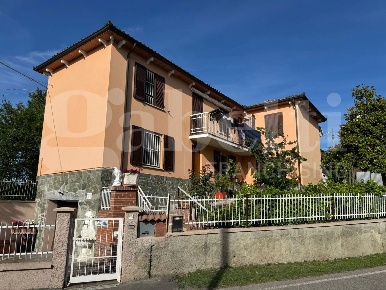 Foto Casa indipendente in Via Diola 83, Ziano Piacentino Vicobarone