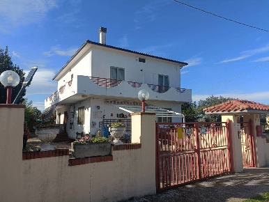 Foto Villa singola in Via Fonte Grugnale snc, Vasto di 300 m² con 6 locali