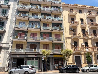 Foto Appartamento in OBERDAN  125, Taranto Tre Carrare di 239 m² in vendita