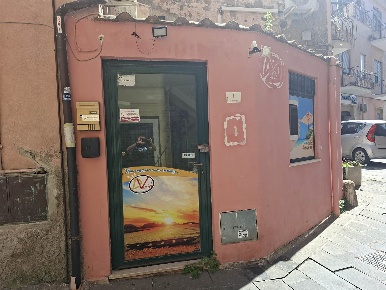 Foto Negozio in VIA INDIPENDENZA  1, Ariccia Centro di 18 m² con 1 locali