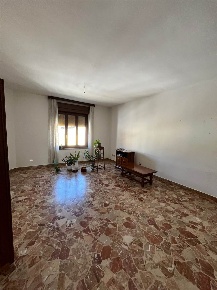 Foto Appartamento a Suzzara Centro di 170 m² con 7 locali in vendita