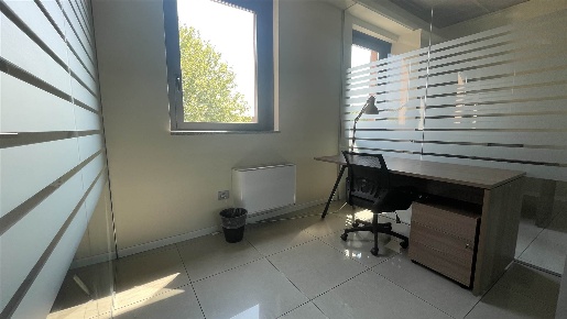 Foto Ufficio a Seregno Consonno - Bivio di 10 m² con 1 locali in affitto