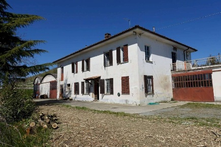 Foto Rustico in Regione Secco, Canelli di 317 m² con 9 locali in vendita