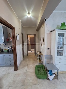 Foto Appartamento in Via Val D'Aosta, Bari di 105 m² con 4 locali