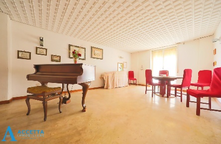 Foto Appartamento in Viale Liguria 27, Taranto Italia - Montegranaro