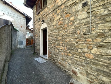 Foto Appartamento in Via Garibaldi, Cuasso al Monte Borgnana di 85 m²