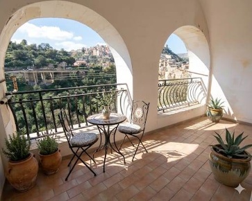 Foto Casa indipendente a Ragusa Ibla di 90 m² con 4 locali in vendita