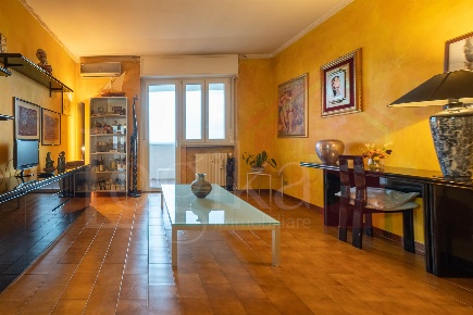 Foto Appartamento in Via dei Pini 4, Pieve Emanuele Centro di 116 m²