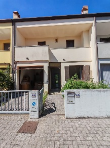 Foto Villa a schiera a Udine Via Martignacco di 210 m² con 5 locali