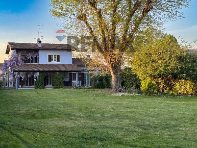 Foto Casa indipendente in via anselmo crollo 15, Villata di 211 m²