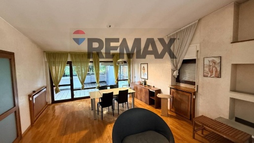 Foto Appartamento in via C. Battisti 13, Castiglione Olona Centro di 315 m²