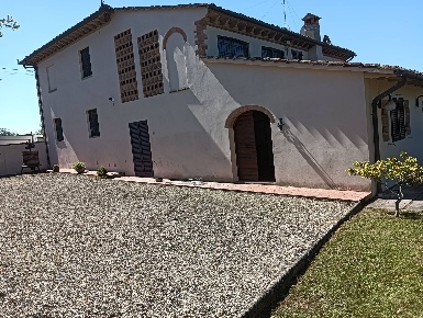 Foto Rustico a Montespertoli di 95 m² con 4 locali in vendita