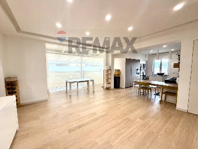 Foto Attico in via tancredi 27, Cosenza Centro di 200 m² con 4 locali