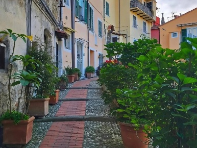 Foto Appartamento in via Salita alle Mura 20, Ventimiglia Centro Storico