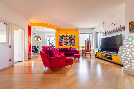 Foto Attico in Via Corno Di Cavento 21, Milano San Siro di 550 m²