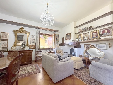 Foto Villa unifamiliare a Viareggio Torre del Lago di 160 m² con 5 locali