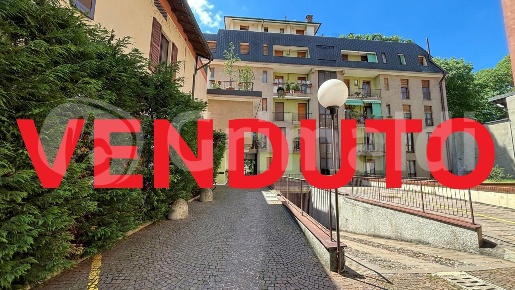 Foto Appartamento in Via Piatti 7, Abbiategrasso di 136 m² con 4 locali