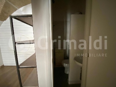 Foto Negozio in Cavour, Perugia Centro Storico di 30 m² con 1 locali