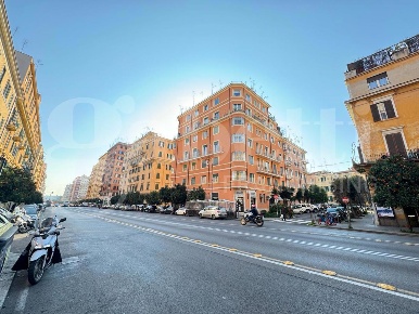Foto Appartamento in Via Catania 26, Roma Policlinico di 90 m² con 3 locali