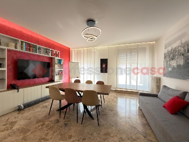 Foto Ufficio a Arezzo Saione di 110 m² con 5 locali in affitto