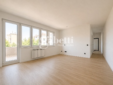 Foto Appartamento in Via Giovanni del Pian dei Carpini 1, Firenze di 80 m²
