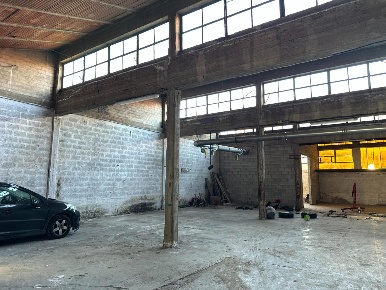 Foto Magazzino a Porcari Centro di 700 m² con 7 locali in affitto