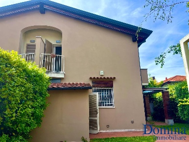Foto Villa a schiera a Montignoso Debbia, Cervaiolo di 83 m² con 3 locali