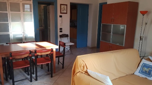 Foto Villa bifamiliare a Camaiore Lido di Camaiore di 100 m² con 7 locali