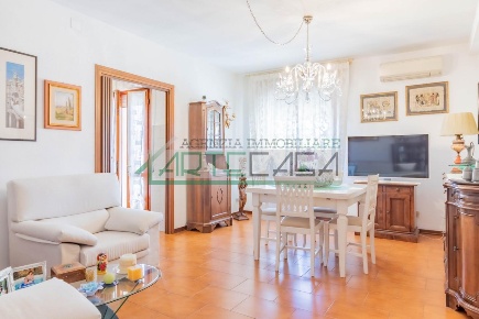 Foto Appartamento a Calcinaia Fornacette di 80 m² con 4 locali in vendita