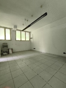 Foto Ufficio a Carrara Centro di 65 m² con 3 locali in vendita