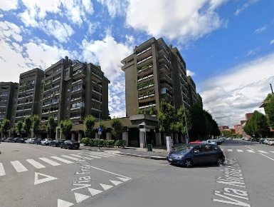 Foto Negozio a Milano Gratosoglio di 95 m² con 1 locali in vendita