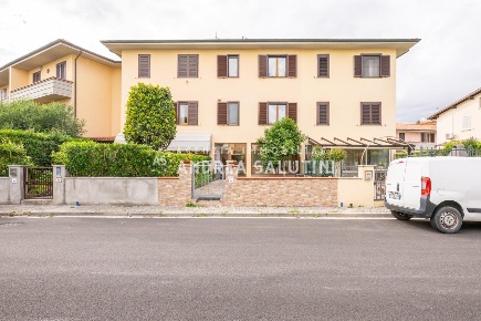 Foto Casa indipendente a Calcinaia Fornacette di 162 m² con 5 locali