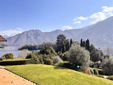 Foto Appartamento a Sala Comacina con 4 locali in vendita