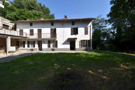 Foto Rustico in via Fratel Teodoreto, Vinchio Centro di 284 m² in vendita