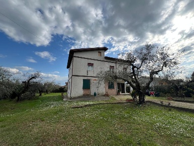 Foto Villa unifamiliare a Fiano Romano di 235 m² con 5 locali in vendita