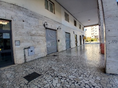 Foto Locale commerciale a La Spezia Kennedy - Mazzetta di 28 m² in affitto