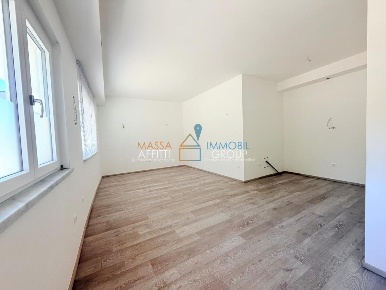 Foto Appartamento in Via Giovanni Pascoli 24, Massa Centro di 70 m²